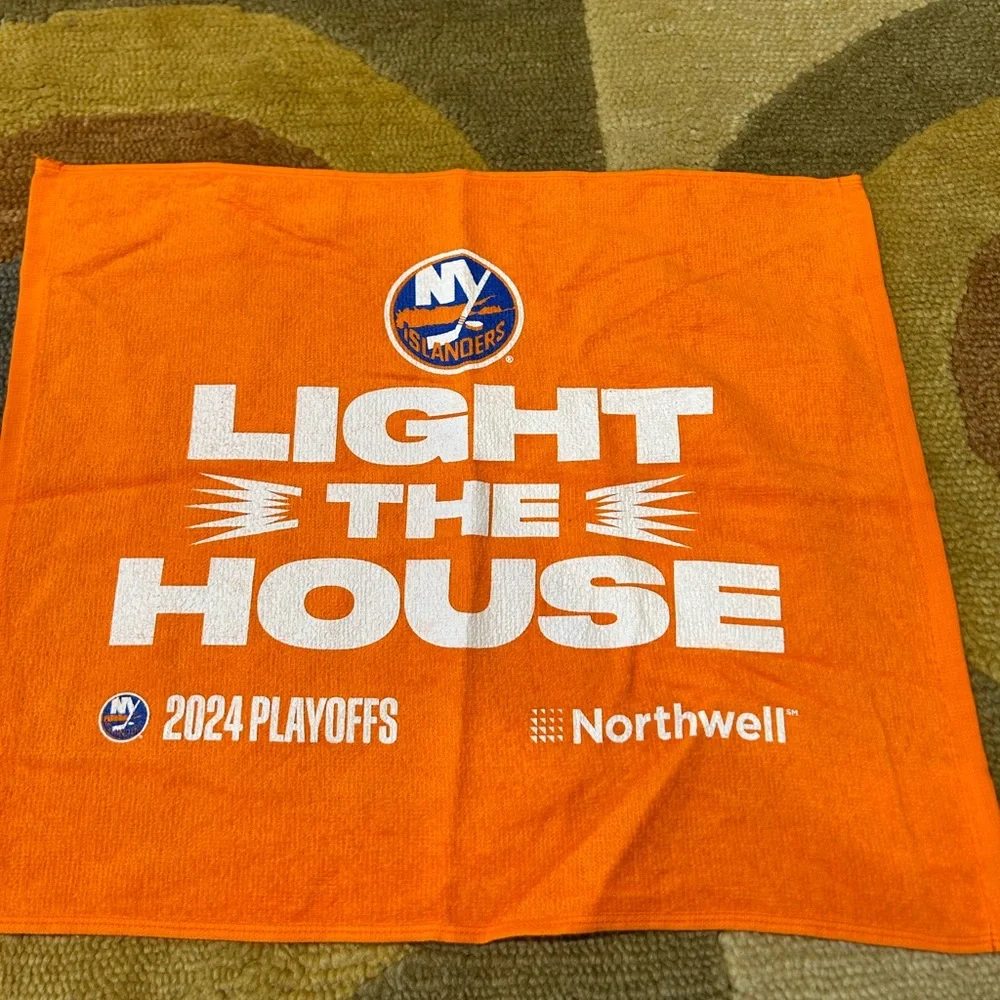 Brand New New York Islanders Hockey NHL 2024 Playoffs Small Washcloth Towel